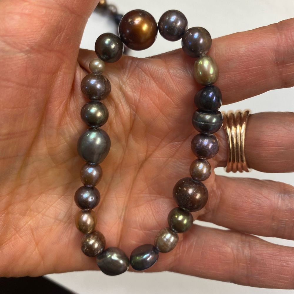 Peacock  multicolour freshwater stretch Pearl Bracelet